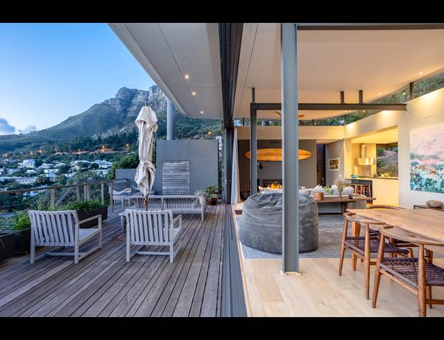 4 BEDROOM HOUSE FOR SALE IN LLANDUDNO